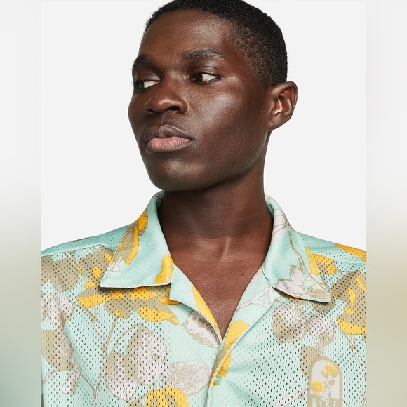 1 Nike button down mesh floral top - Picture 3 of 6